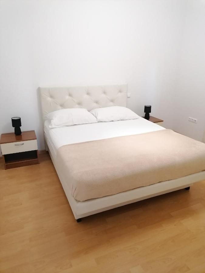 Apartments Dinko Duce Luaran gambar